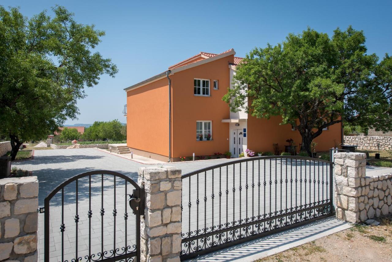 Apartments Vesna Skradin Exterior photo